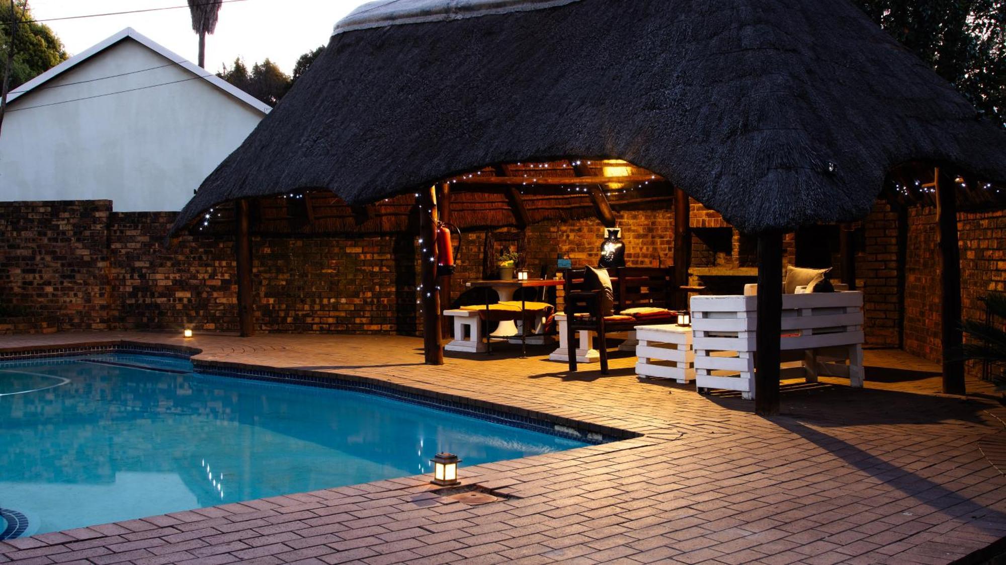 Woodpecker'S Inn Guest House Kempton Park Extérieur photo