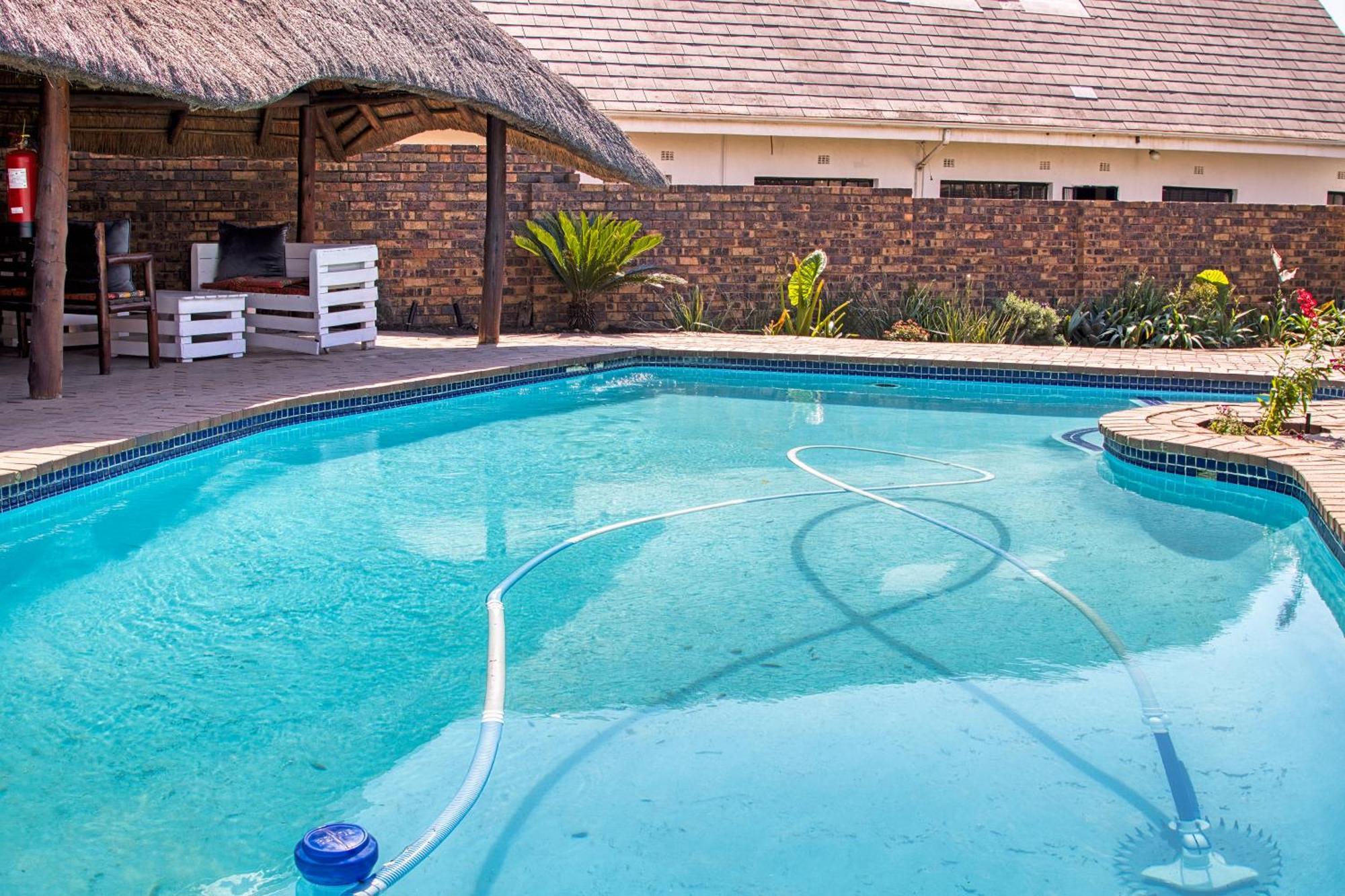 Woodpecker'S Inn Guest House Kempton Park Extérieur photo