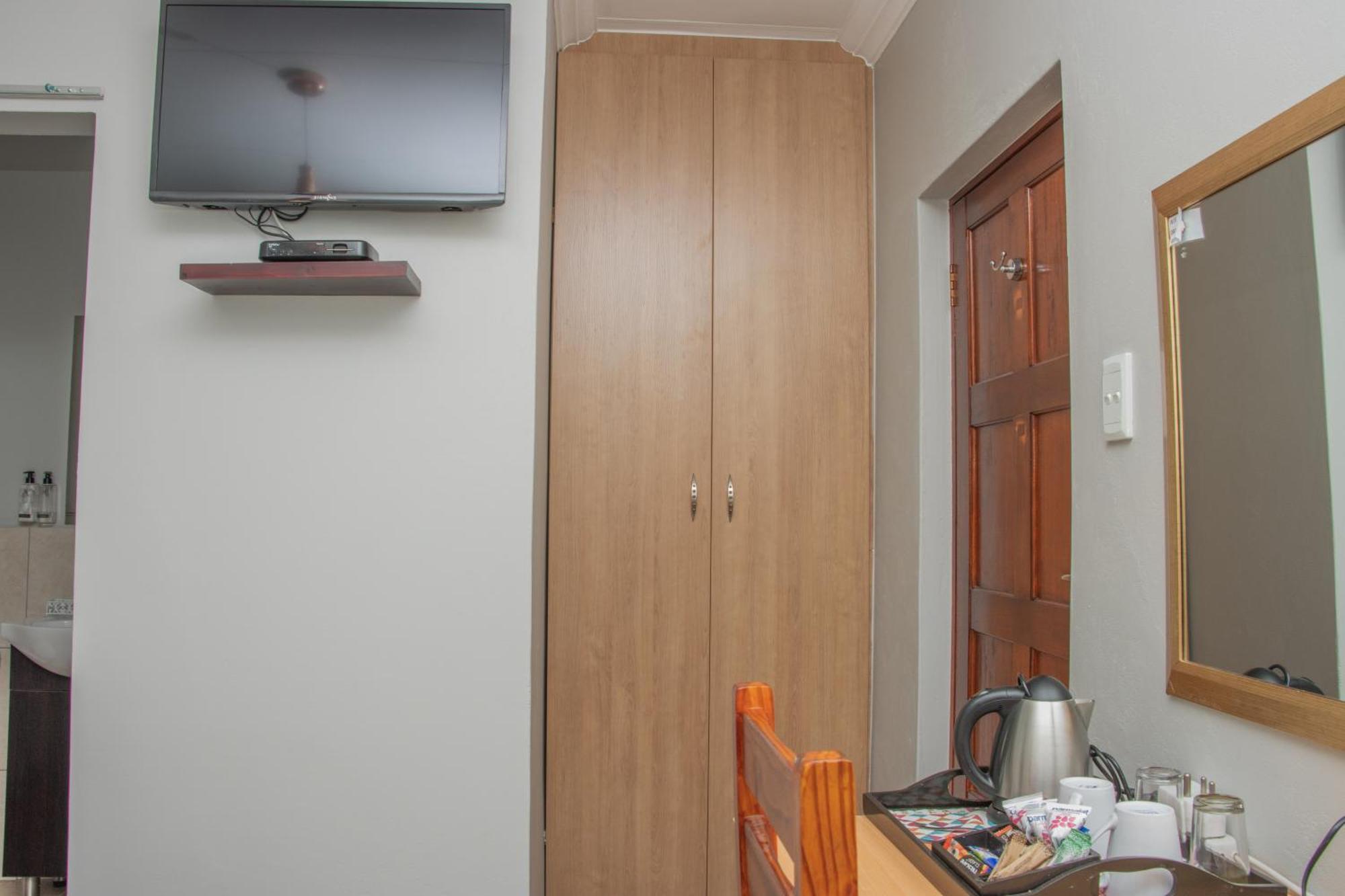 Woodpecker'S Inn Guest House Kempton Park Extérieur photo