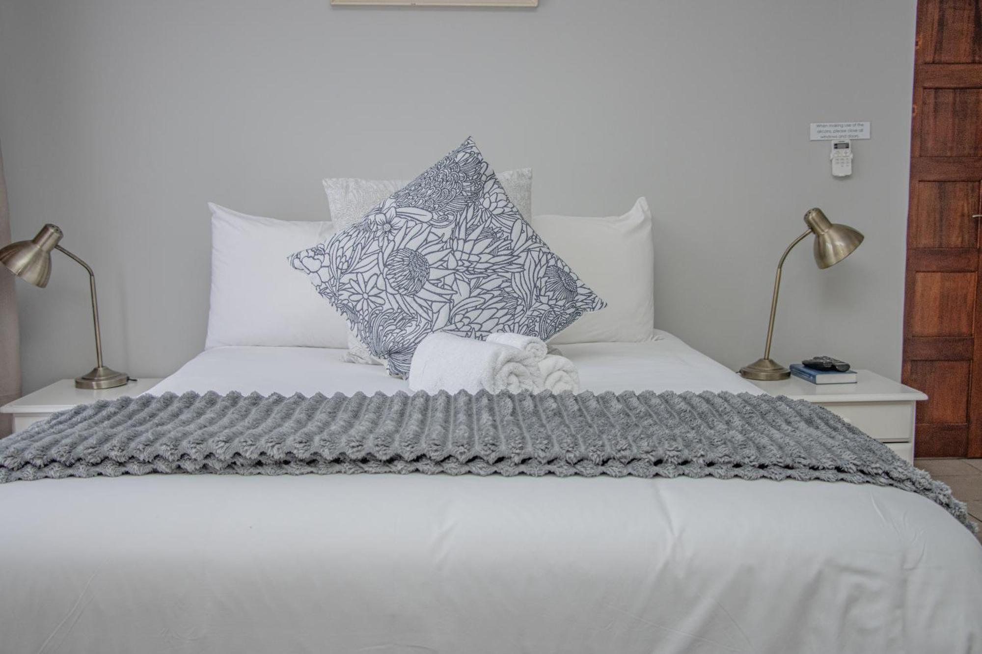 Woodpecker'S Inn Guest House Kempton Park Extérieur photo