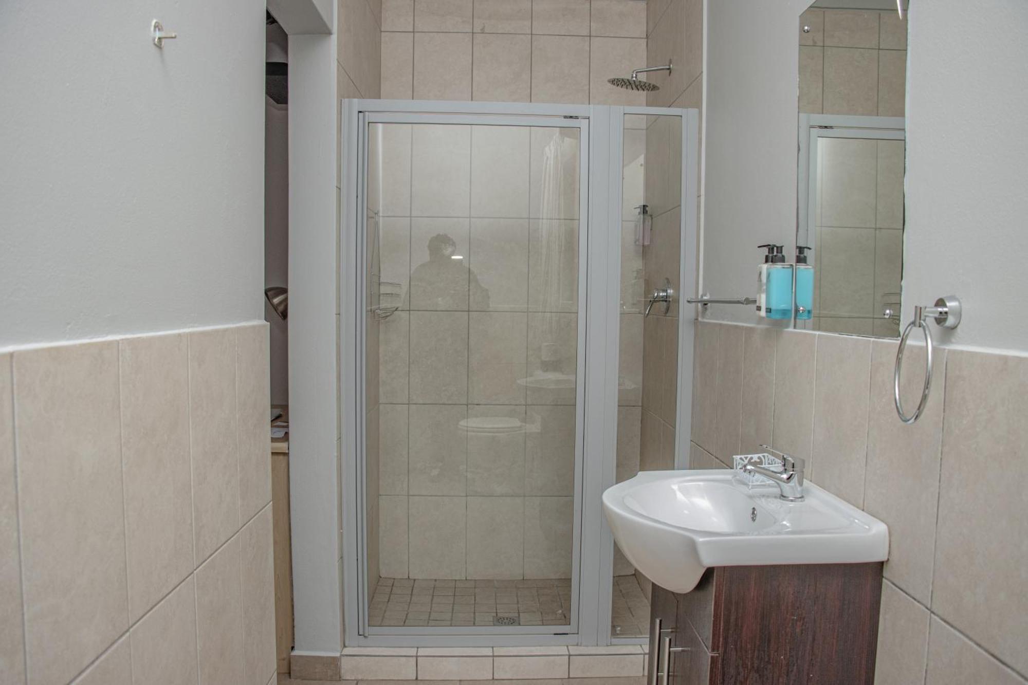 Woodpecker'S Inn Guest House Kempton Park Extérieur photo