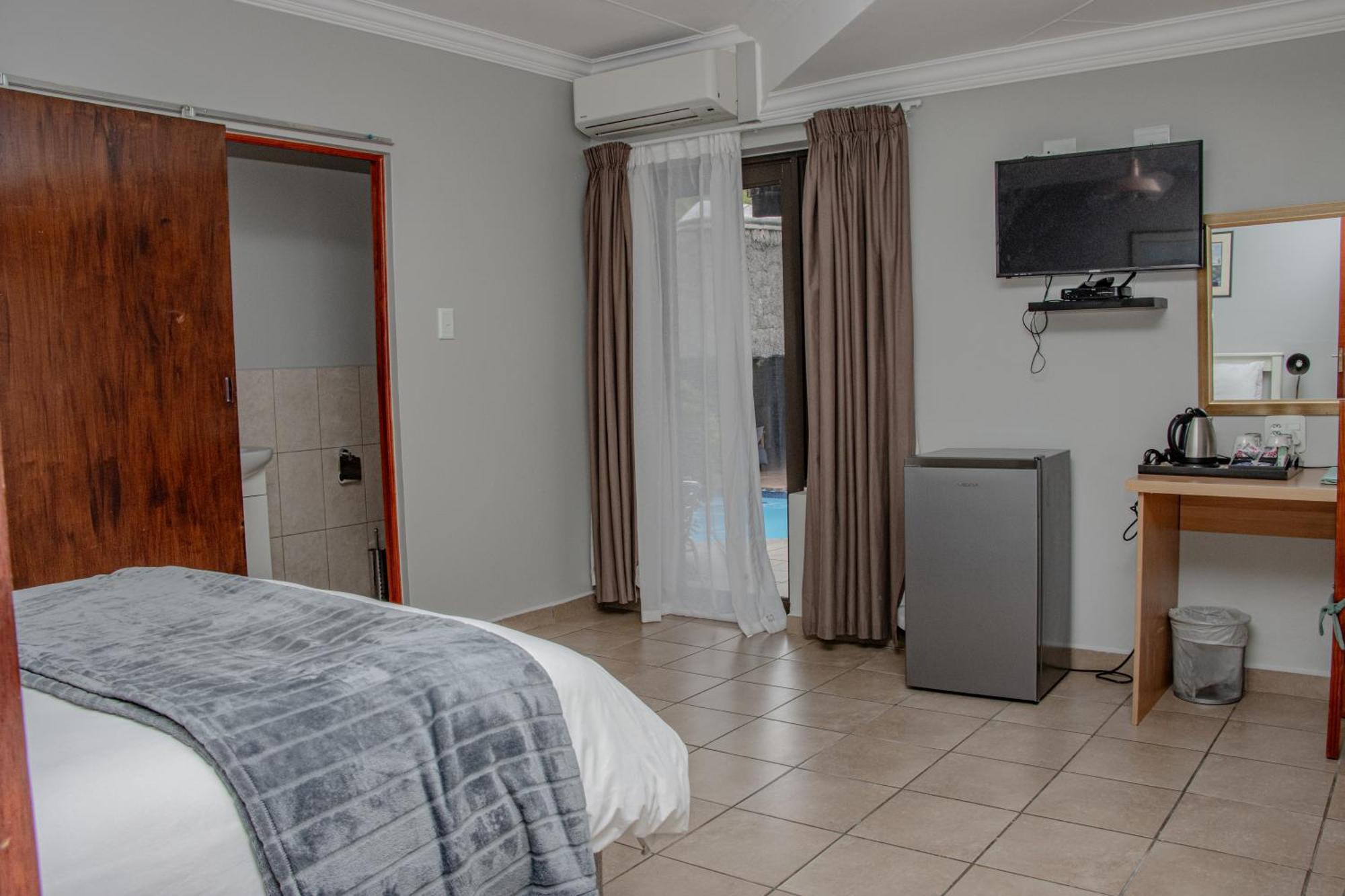Woodpecker'S Inn Guest House Kempton Park Extérieur photo