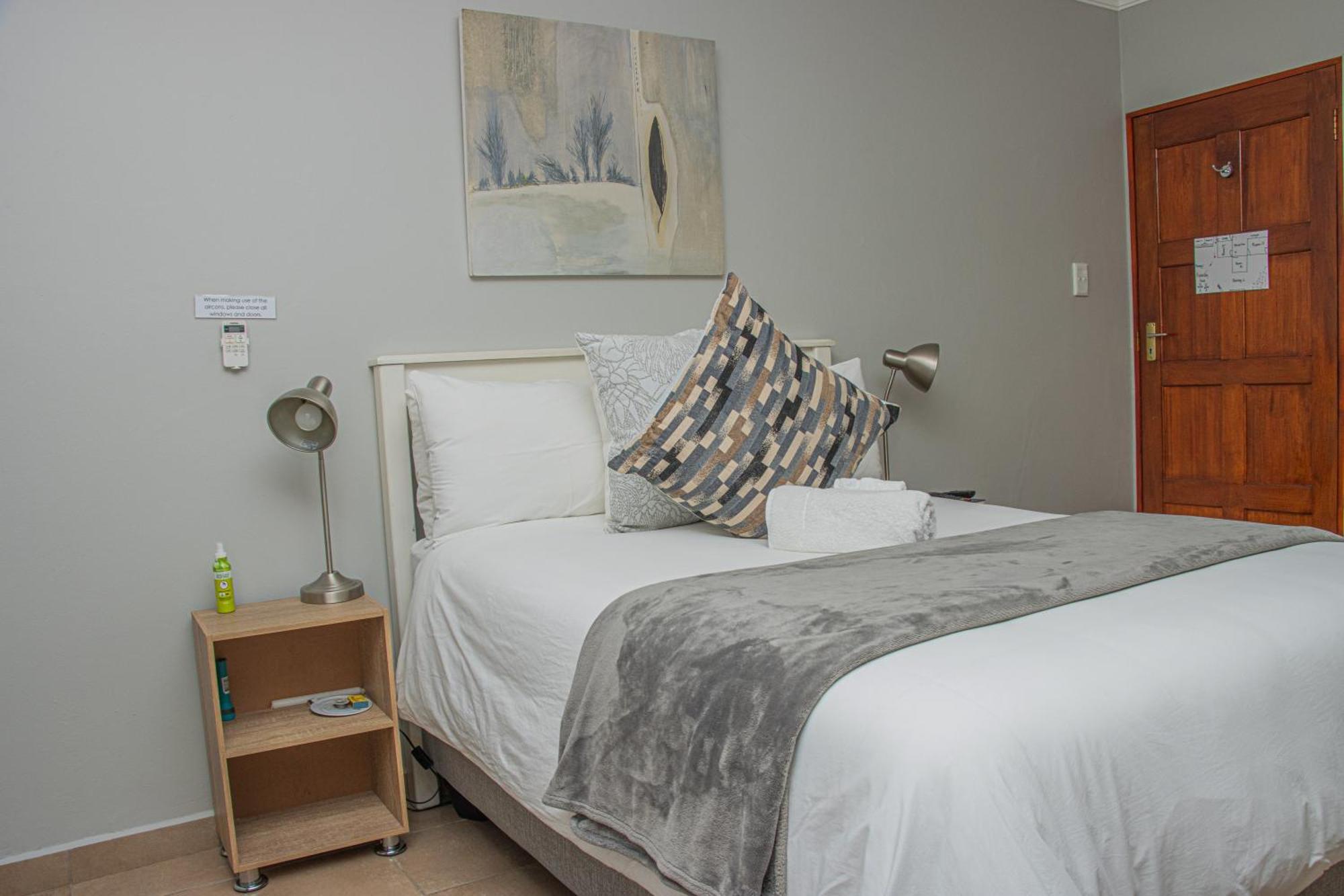 Woodpecker'S Inn Guest House Kempton Park Extérieur photo