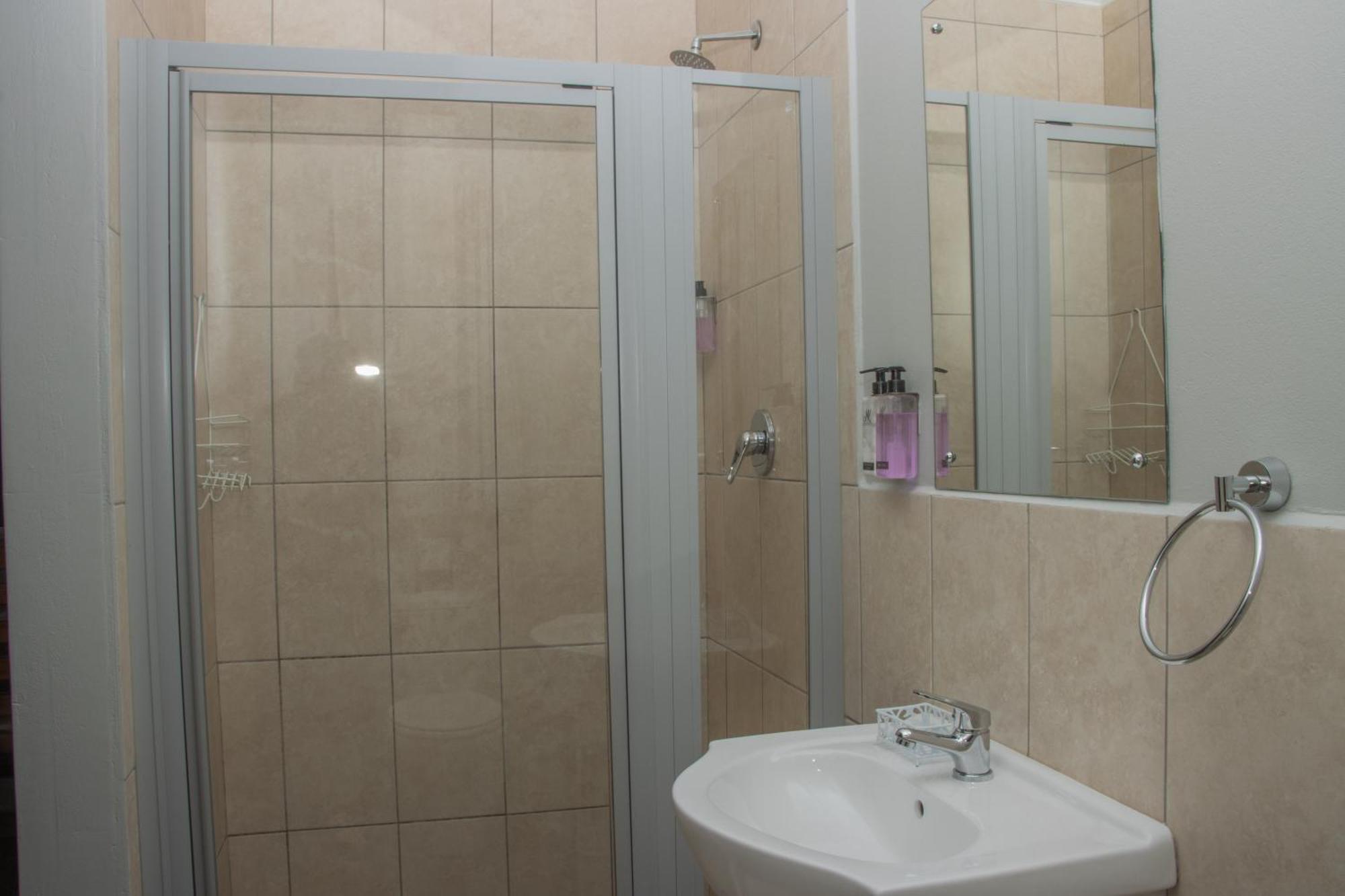 Woodpecker'S Inn Guest House Kempton Park Extérieur photo